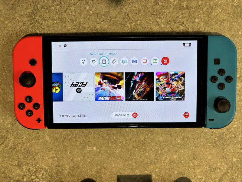 Nintendo Switch OLED Carousel 2