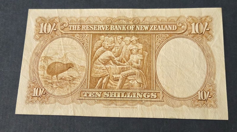 NEW ZEALAND TEN SHILLINGS BANKNOTE, WILSON 0H, aVF, $1 RES! Carousel 2
