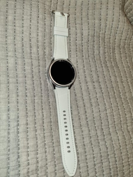 Galaxy Watch 6 Classic 43mm in good condition Carousel 3