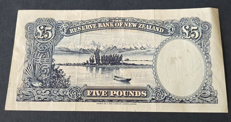 NEW ZEALAND FIVE POUNDS BANKNOTE, WILSON 2/W, VF!, $1 RES! Carousel 2