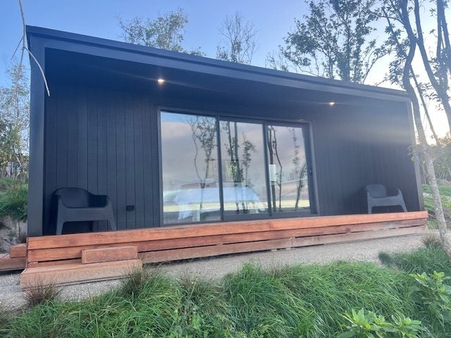 36.75m2 - 7.5m x 4.9m transportable studio unit with built in deck629337208990741117