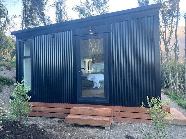 36.75m2 - 7.5m x 4.9m transportable studio unit with built in deck62933720899074112