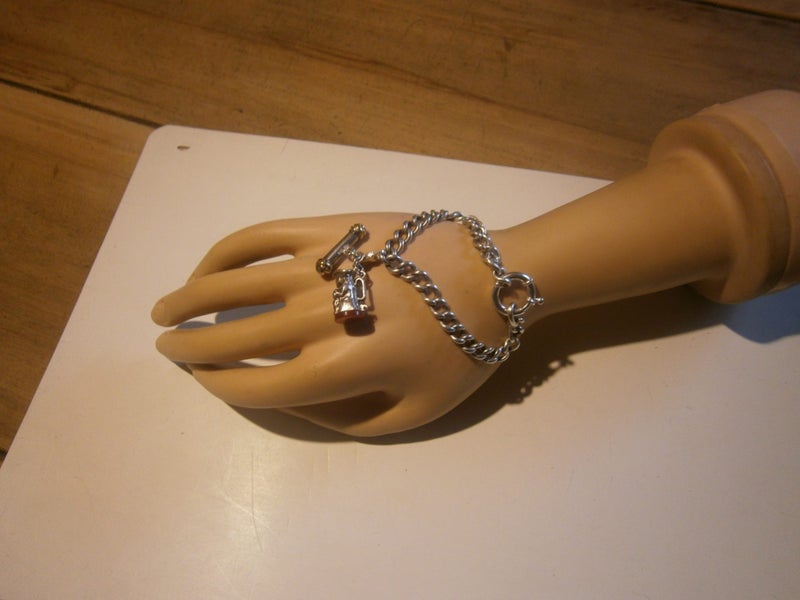 VTG. STG SILVER CHAIN BRACELET + TBAR & TOBY JUG CHARM (25.3gms) Carousel 2
