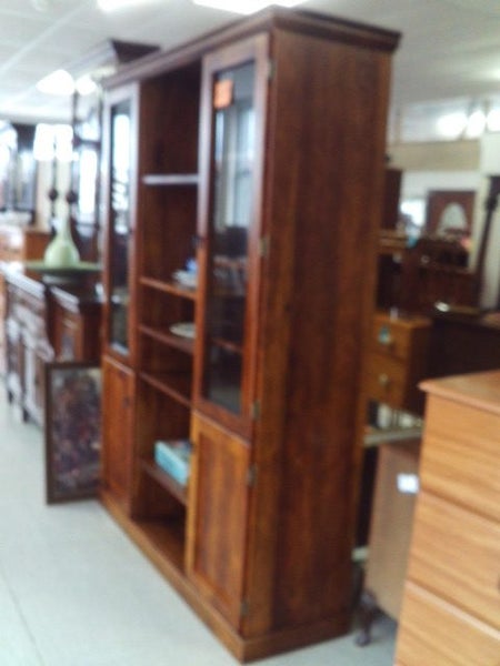 1358 SOLID KNOTTY PINE DISPLAY UNIT Carousel 6