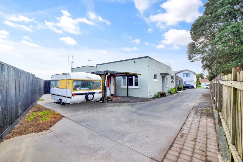 Image 1 of 20