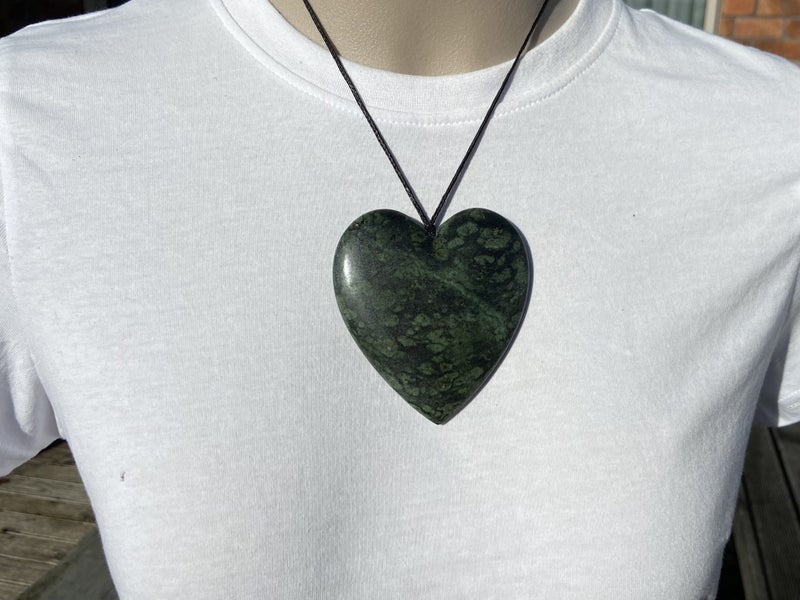 $1 Res!! Pounamu XL heart pendant *Serpentine* Carousel 1