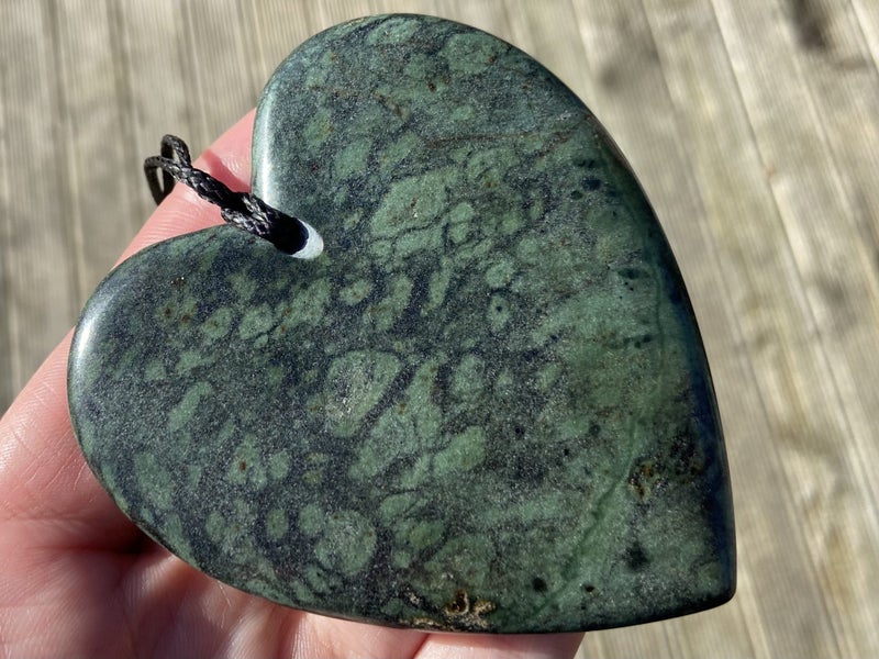 $1 Res!! Pounamu XL heart pendant *Serpentine* Carousel 6