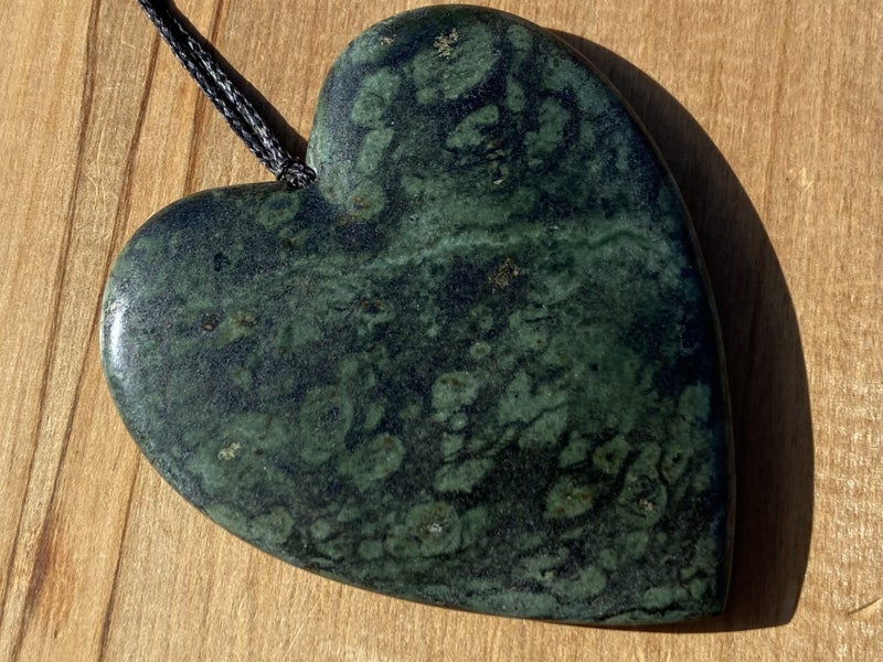 $1 Res!! Pounamu XL heart pendant *Serpentine* Carousel 2