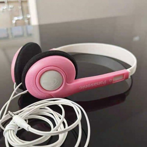 Retro Panasonic Headphones62937632787458112