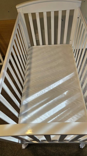 Baby hood cot Carousel 2