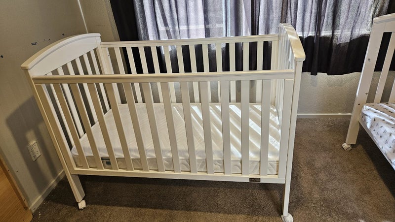 Baby hood cot Carousel 1