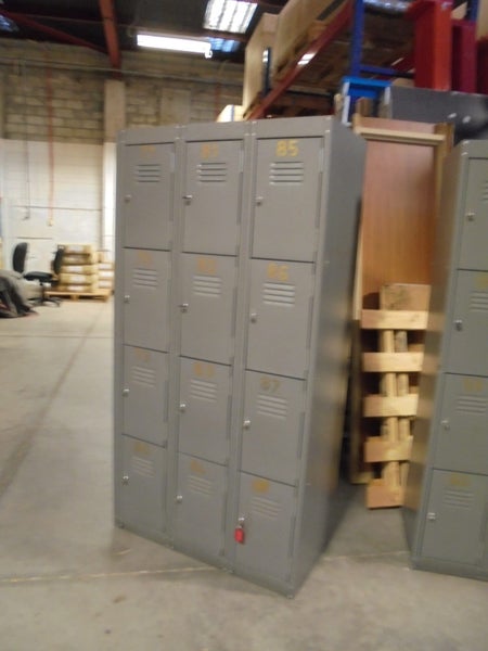 Locker 4 Tier 3 Bank Grey Carousel 1