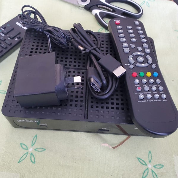 SONY BRAVIA 40EX650 40" Black Edge LED Backlit TV & AERIAL BOX T2100 FREEVIEW Carousel 2