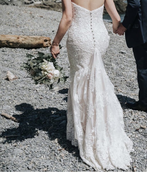 Wedding dress62935701375618111