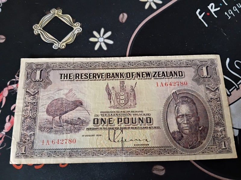 $1 Reserve!! Nice 1 Pound Lefeaux Banknote Carousel 1