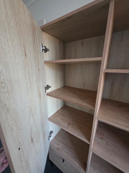 WALL CABINET WITH SHELVES63616504616451111