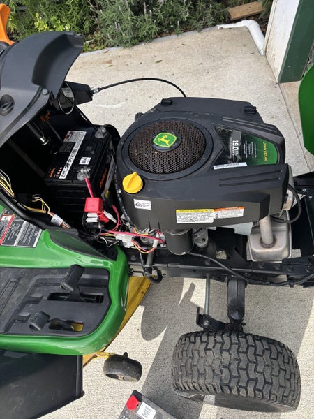 John Deere E110 Ride on mower62935701748355111