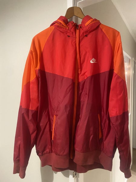 NIKE WINDBREAKER629337246524191125