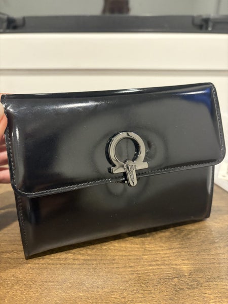 Salvatore Ferragamo Black Patent Leather Gancini Clutch – Style 22754262971968737281112