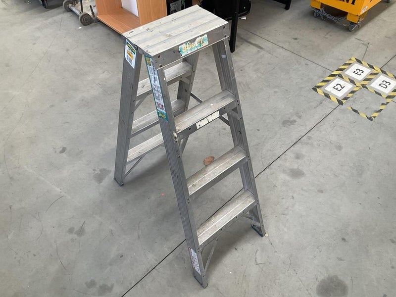 Alco Buddy Double-Sided Step Ladder Carousel 1