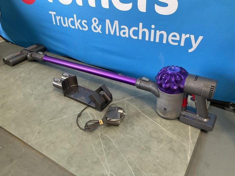 Dyson V6 Animal Cordless Bagless Stick Vac Carousel 1