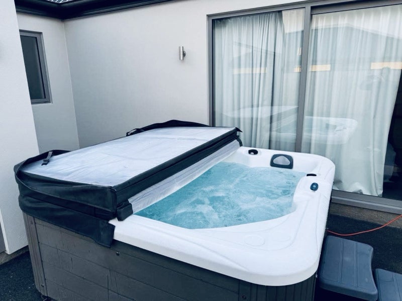 5 Person Spa62982323963650111