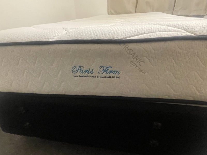 King Single Bed Mattress & Base629376331740171118