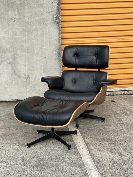 SPECTACULAR REPLICA EAMES LEATHER ARMCHAIR & OTTOMAN Carousel 2