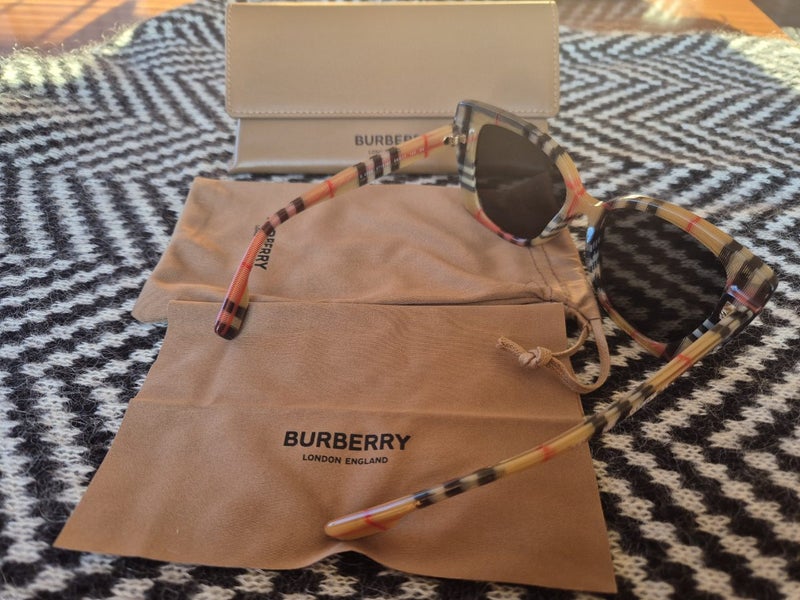 Burberry sunglasses62932724186114111