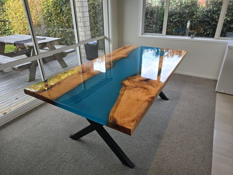 Dining Room or Boardroom Table62982324096386112