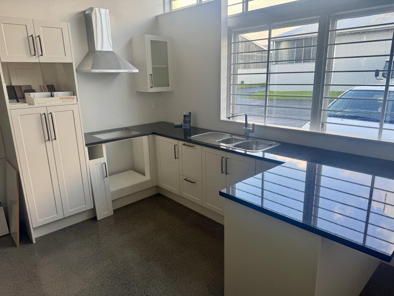 Showroom Kitchen62932725272961111