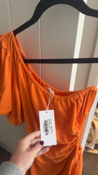 Billy J orange dress brand new with tags62932725416322112