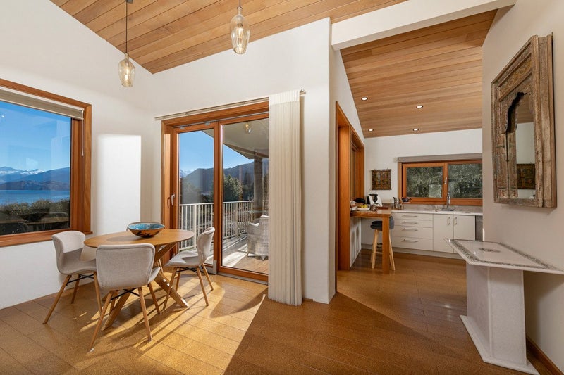 Eco-Luxury Living with Unparalleled Lake Views63612568681474111