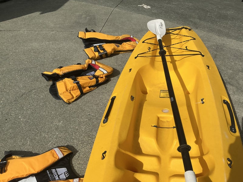 FRENZY OCEAN SEA KAYAK, plus LIFEJACKETS.62933729921795111