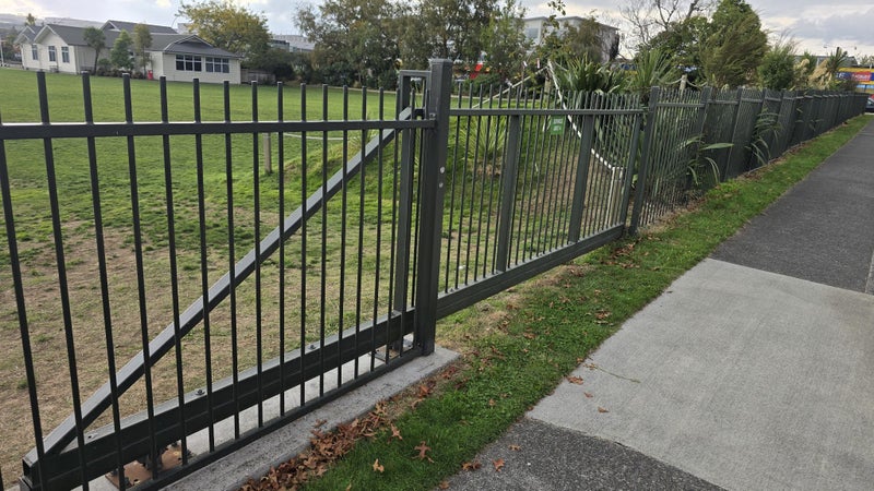 Cantilever Gate Heavy Duty.62932726763266112