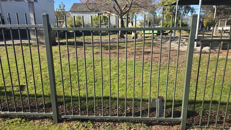 Cantilever Gate Heavy Duty.62932726763266113