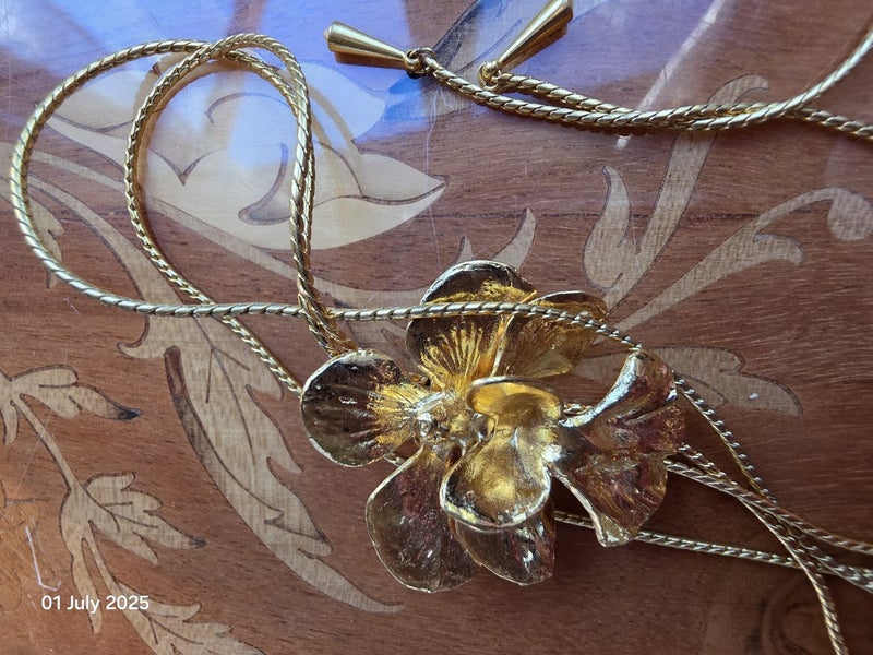$1 Vintage Risis 24ct Gold Real Orchid Slide Necklace 19.11gm62932726768897111