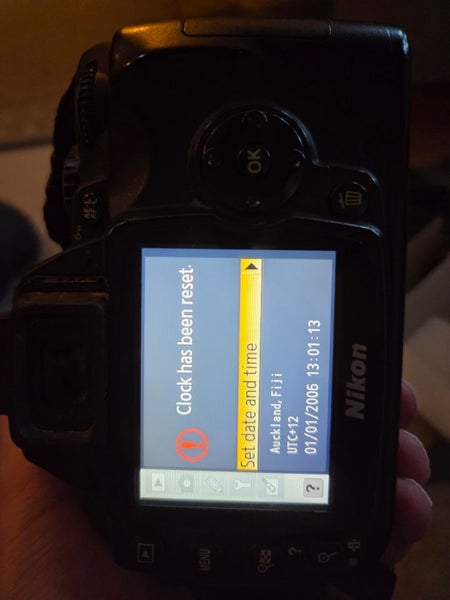 Nikon D40 Camera with 18-55mm lens kit Carousel 7