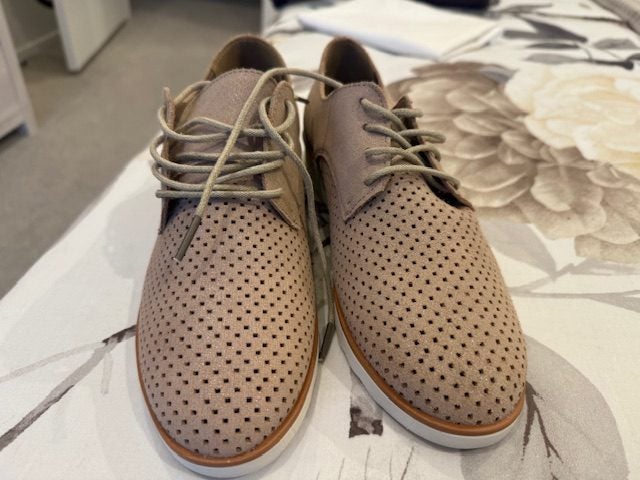 Womans smart casual new sneakers62934721650177116