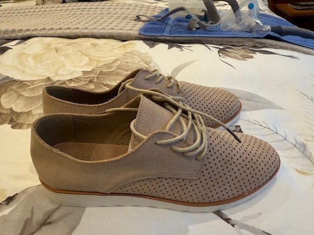 Womans smart casual new sneakers62934721650177111