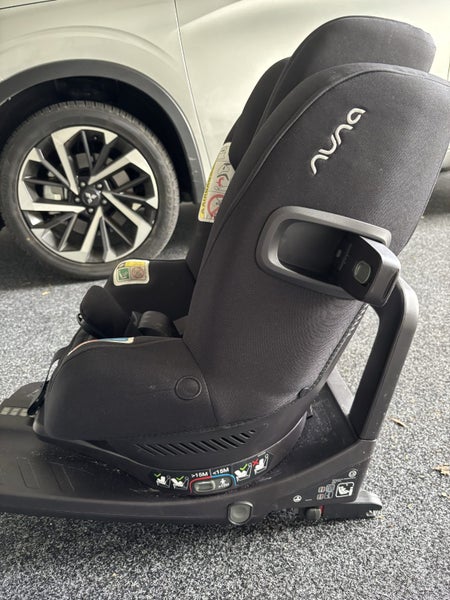 Nuna swivel car seat63001169961857112