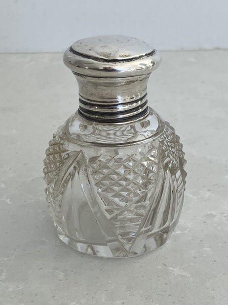Beautiful antique cut glass perfume bottle with sterling silver lid- London 190162990729278209111