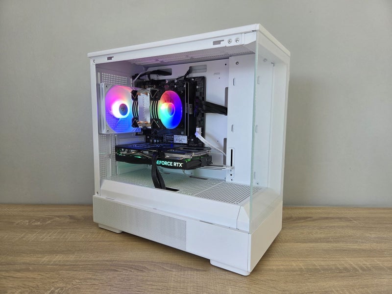Gaming PC - RTX 4060 || Ryzen 5600X Carousel 1