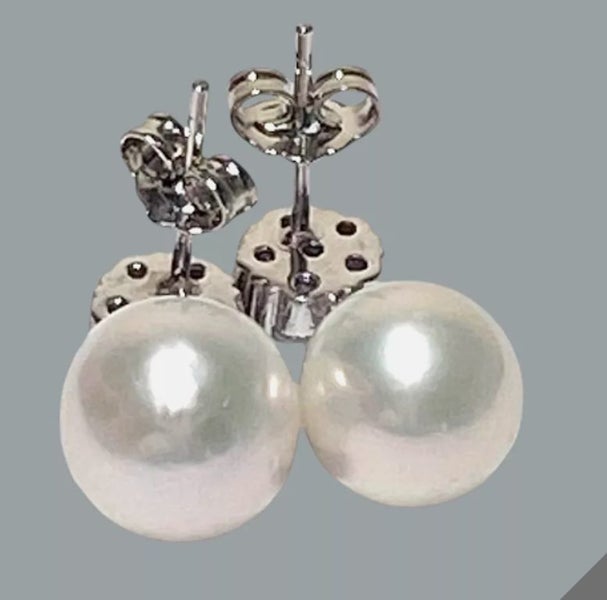 9.5x10mm Indonesian White Oval Pearl Dangle Earrings Carousel 7