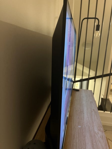 43’ tv and sound bar62933731312770111