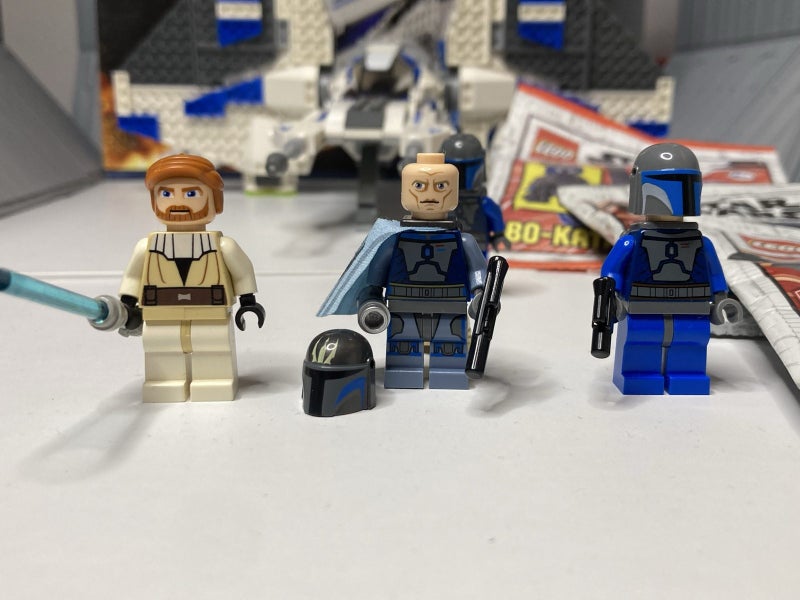 LEGO 9525 Mandolorian Star-fighter with EXTRAS! Carousel 1