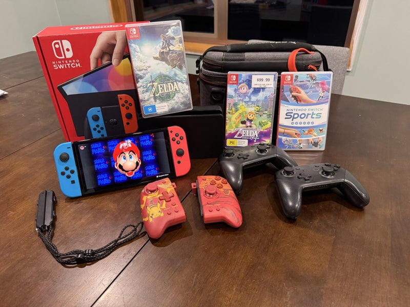 Nintendo Switch OLED gaming bundle $1res Carousel 1