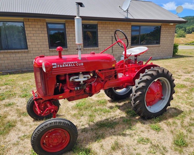 FAMALL CUB TRACTOR 195162934722537603111