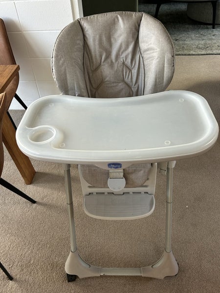 Chicco baby’s high chair62931717601794113
