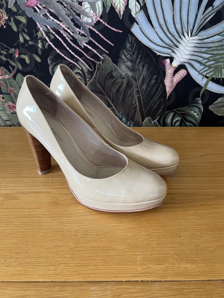 **$1 Reserve** Isabella Anselmi Nude Patent Heels – Rounded Toe – Size 4162931718254850118